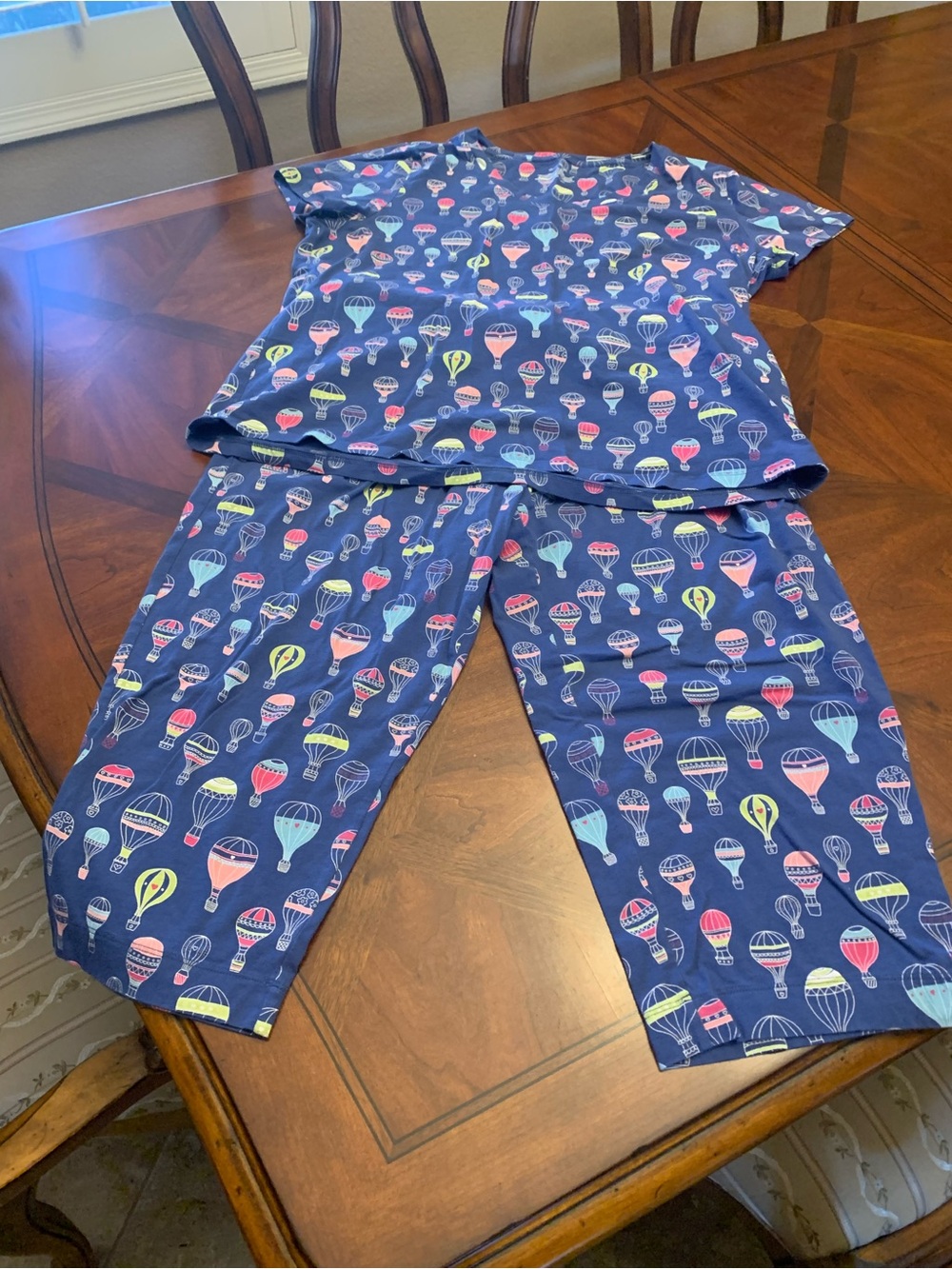 Sleep Sense Navy Blue Hot Air Balloon Cropped Pajama Set. Size L and M.